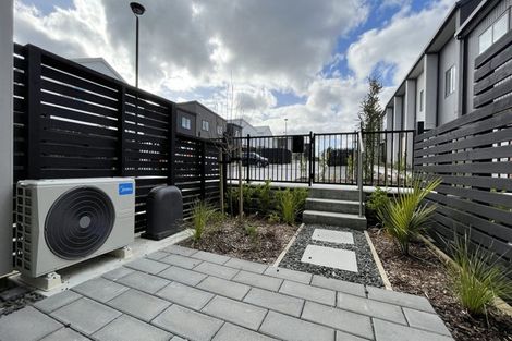 Photo of property in 5/25 Jabuka Street, Glen Eden, 0602