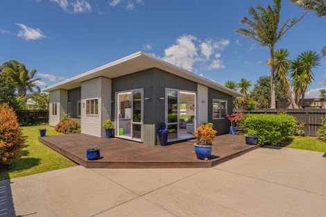 Photo of property in 20b Cholmondeley Crescent, Whitianga, 3510