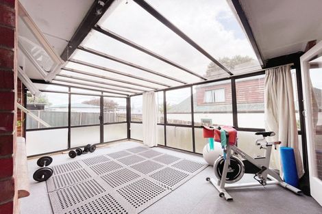 Photo of property in 74 Nikau Street, New Lynn, Auckland, 0600