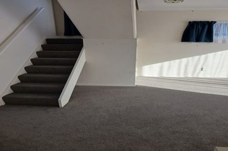 Photo of property in 2/15 Apu Crescent, Lyall Bay, Wellington, 6022