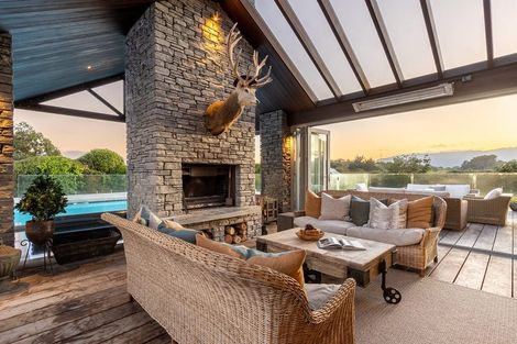 Photo of property in 2 Otaihanga Road, Paraparaumu Beach, Paraparaumu, 5032