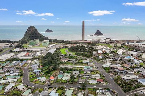 Photo of property in 37 Simons Street, Moturoa, New Plymouth, 4310