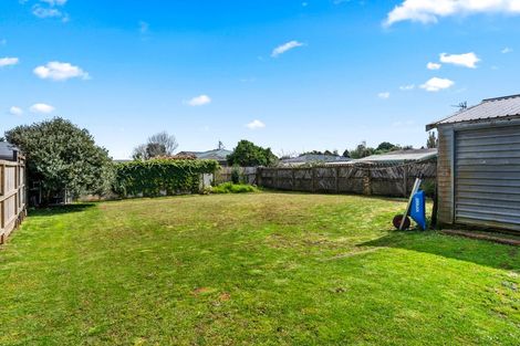 Photo of property in 92 Gloria Avenue, Te Atatu Peninsula, Auckland, 0610