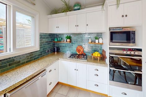 Photo of property in 112 Kahukura Avenue, Waitarere Beach, Levin, 5510