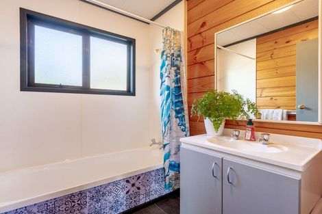 Photo of property in 27 Puriri Road, Waikanae, 5036