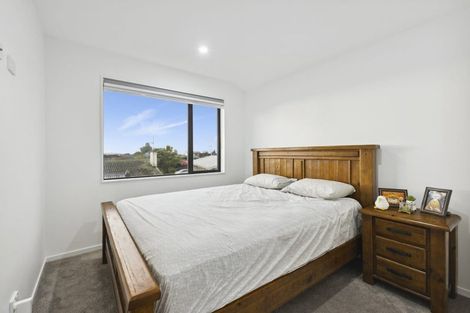 Photo of property in 43f Beach Road, Pahurehure, 2113