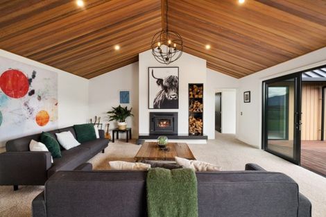 Photo of property in 6a Kinross Lane, Jacks Point, Queenstown, 9371