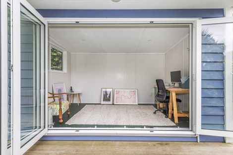 Photo of property in 65 Airlie Road, Plimmerton, Porirua, 5026