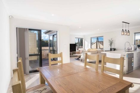 Photo of property in 3 Silver Beech Street, Takanini, 2110