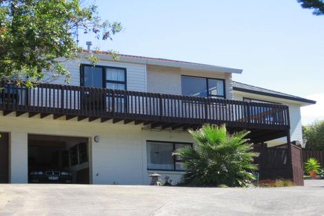 Photo of property in 1/13 Naviti Place, Browns Bay, Auckland, 0630