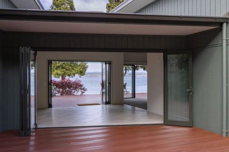 Photo of property in 868 Acacia Bay Road, Acacia Bay, Taupo, 3330