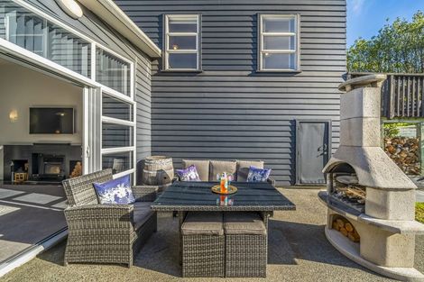 Photo of property in 17 Scoresby Grove, Whitby, Porirua, 5024