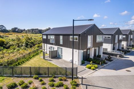 Photo of property in 54 Koreke Close, Kenepuru, Porirua, 5022