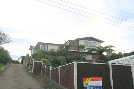 Photo of property in 3 Tawa Terrace, Tawa, Wellington, 5028
