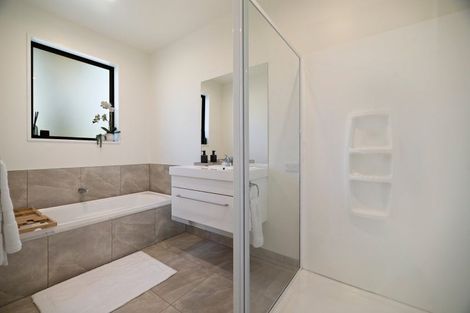 Photo of property in 13 Ellesmere Avenue, Jacks Point, Queenstown, 9371