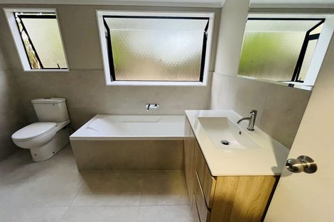 Photo of property in 18 Konini Road, Titirangi, Auckland, 0604