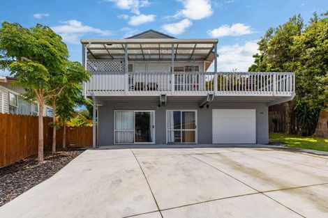 Photo of property in 15 Rosario Crescent, Red Beach, 0932