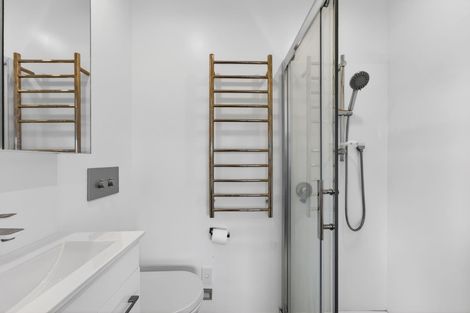 Photo of property in 11 Hillside Crescent, Leigh, 0985
