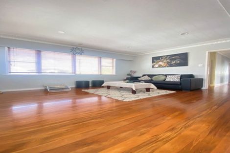 Photo of property in 211 Sturges Road, Henderson, Auckland, 0612