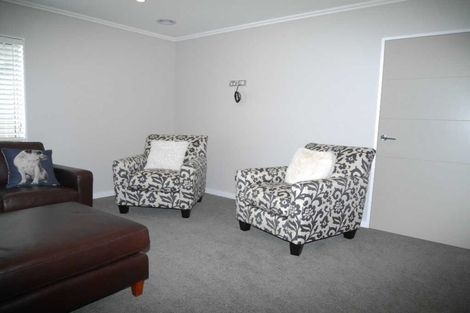 Photo of property in 36 San Priamo Place, Paraparaumu Beach, Paraparaumu, 5032