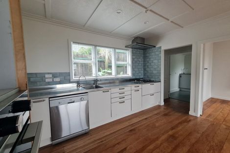 Photo of property in 54 Pioneer Road, Moturoa, New Plymouth, 4310