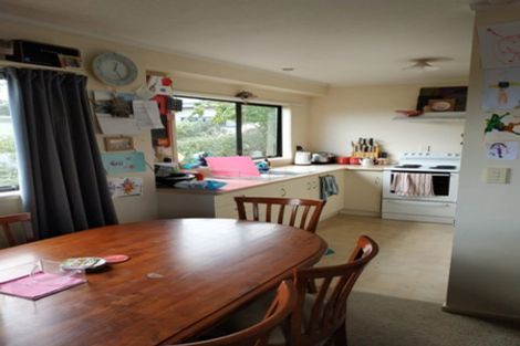Photo of property in 1/12 Holiday Road, Stanmore Bay, Whangaparaoa, 0932