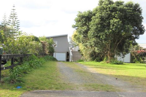 Photo of property in 218 Patuwai Drive, Whangamata, 3620