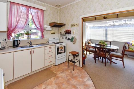 Photo of property in 51 Churchill Avenue, Manurewa, Auckland, 2102