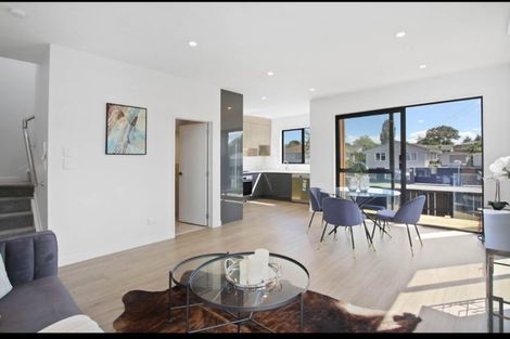 Photo of property in 1/15 Old Wairoa Road, Papakura, 2110