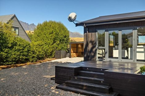 Photo of property in 65 Oregon Drive, Kelvin Heights, Queenstown, 9300