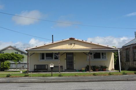 Photo of property in 6 Cobden Street, Westport, 7825