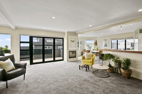 Photo of property in 23a/3 Hamblyn Street, Strandon, New Plymouth, 4312