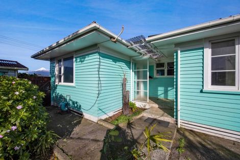 Photo of property in 30 Paritutu Road, Spotswood, New Plymouth, 4310