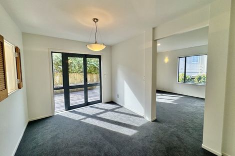 Photo of property in 35 John Court Street, Birkenhead, Auckland, 0626