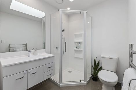 Photo of property in 10 Honour Road, Papakura, 2110