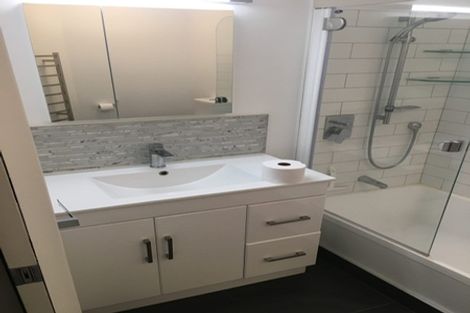 Photo of property in Luxford Villas, 115/72u Herald Street, Berhampore, Wellington, 6023
