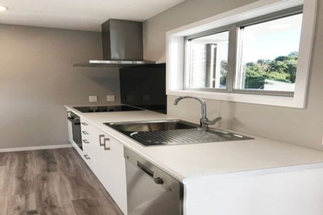 Photo of property in 14u3 Atkinson Street, Newlands, Wellington, 6037