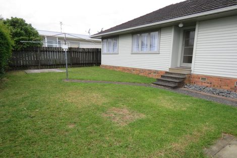 Photo of property in 1/4 Shamrock Lane, Te Atatu Peninsula, Auckland, 0610