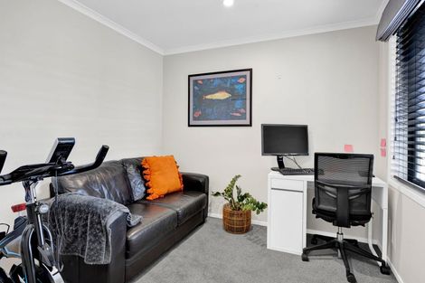 Photo of property in 1 Larlin Drive, Hawera, 4675