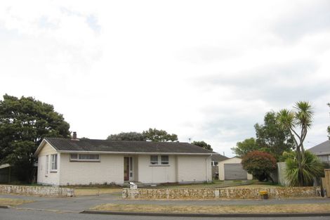 Photo of property in 39 Medina Crescent, Parklands, Christchurch, 8083