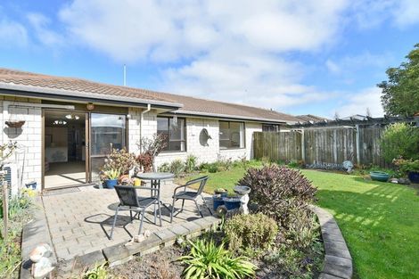 Photo of property in 2/7 Cassidy Place, Belfast, Christchurch, 8051