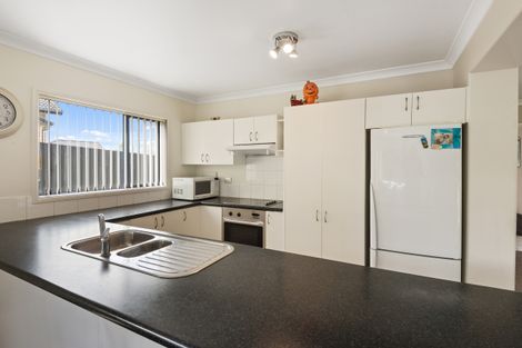 Photo of property in 33 Mahuri Street, Parklands, Christchurch, 8083