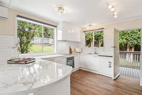 Photo of property in 10 Kawaka Street, Titirangi, Auckland, 0604