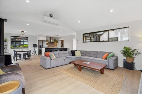 Photo of property in 2 Mcneil Crescent, Wanaka, 9305