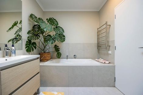 Photo of property in 25 Waenganui Road, Hobsonville, Auckland, 0616