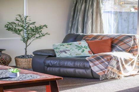 Photo of property in 76 Oakfield Crescent, Pukete, Hamilton, 3200