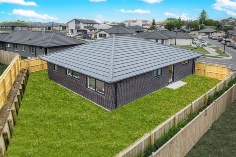 Photo of property in 10 Te Paahi Avenue, Waiuku, 2123