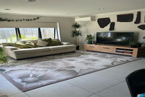 Photo of property in 51 Hadley Wood Drive, Wattle Downs, Auckland, 2103