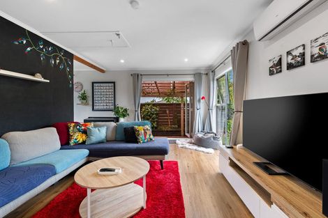 Photo of property in 2/57 Solar Road, Glen Eden, Auckland, 0602