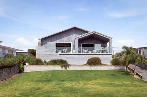 Photo of property in 1025 Papamoa Beach Road, Papamoa Beach, 3118